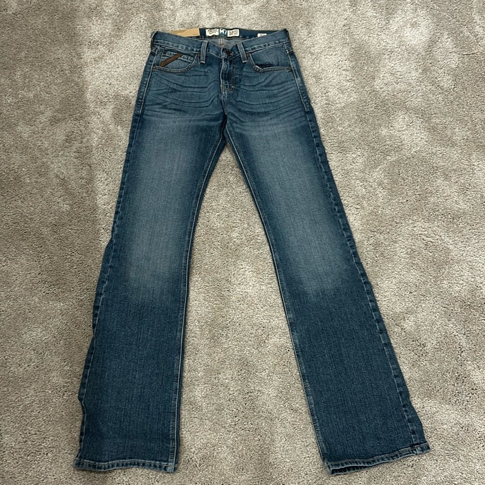 Size 29/36 ariat legacy slim fit straight leg jeans